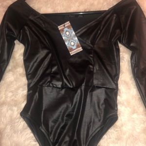 BOOHOO FAUX LEATHER BODYSUIT✨